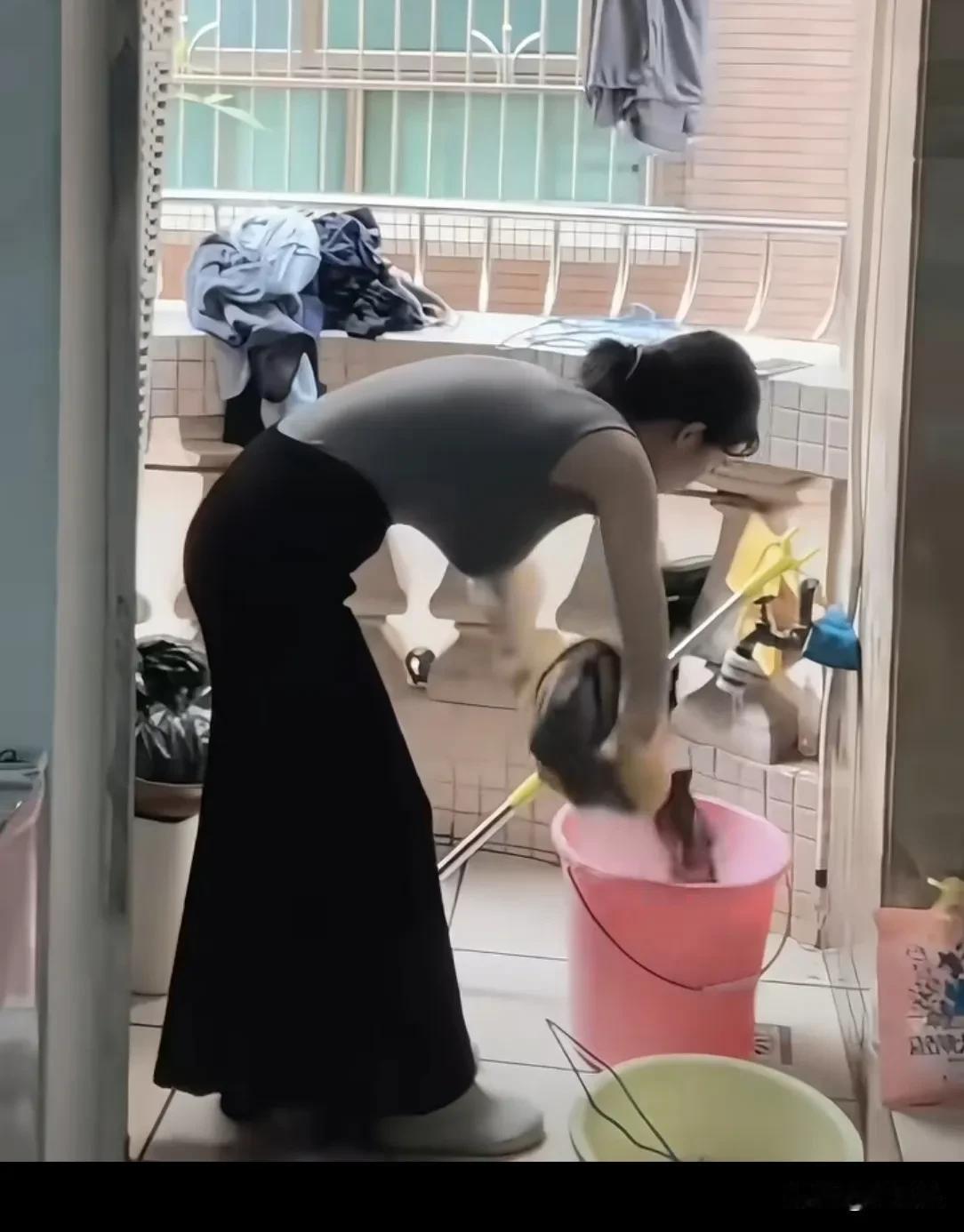 大家说说男人到底算是什么动物？好像每天都会蜕皮似的。哪儿哪儿都是脏的，根本洗不完