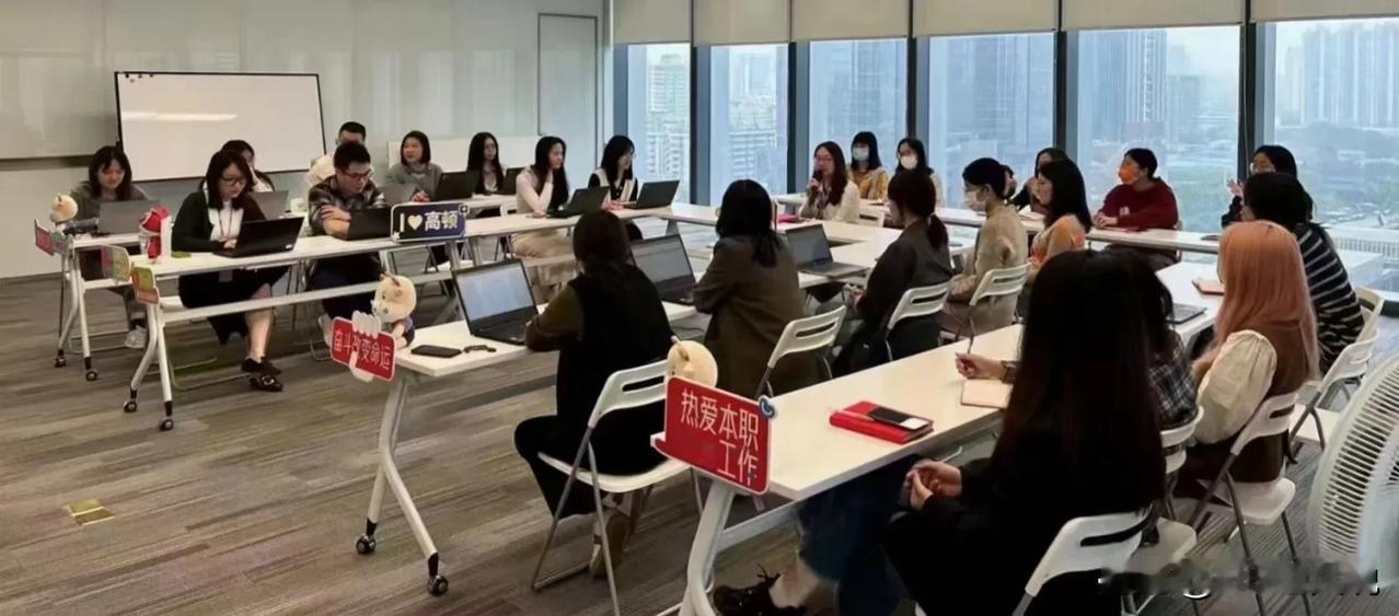 公司因辞退一名技术工程师被人家仲裁并赔偿4w后，再给员工开离职证明的时候，hr总