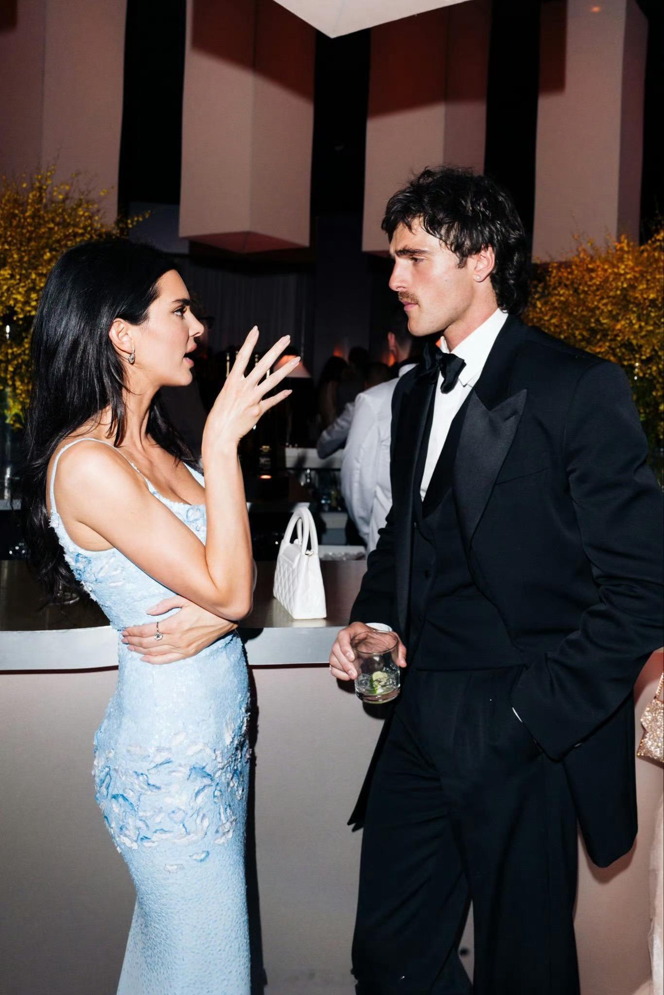 曝肯豆亢奋男主交往数月曝肯豆亢奋男主恋情 据《People》，肯豆Kendall