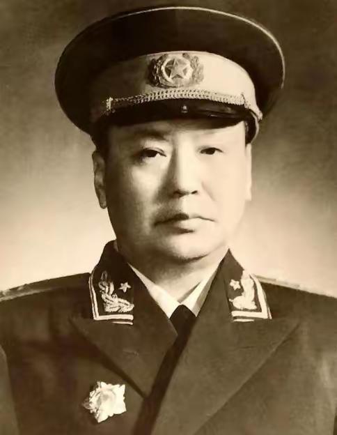 曾经的内蒙古王乌兰夫，他只是上将，但是地位却比元帅还高。这是为何呢？

说起来这