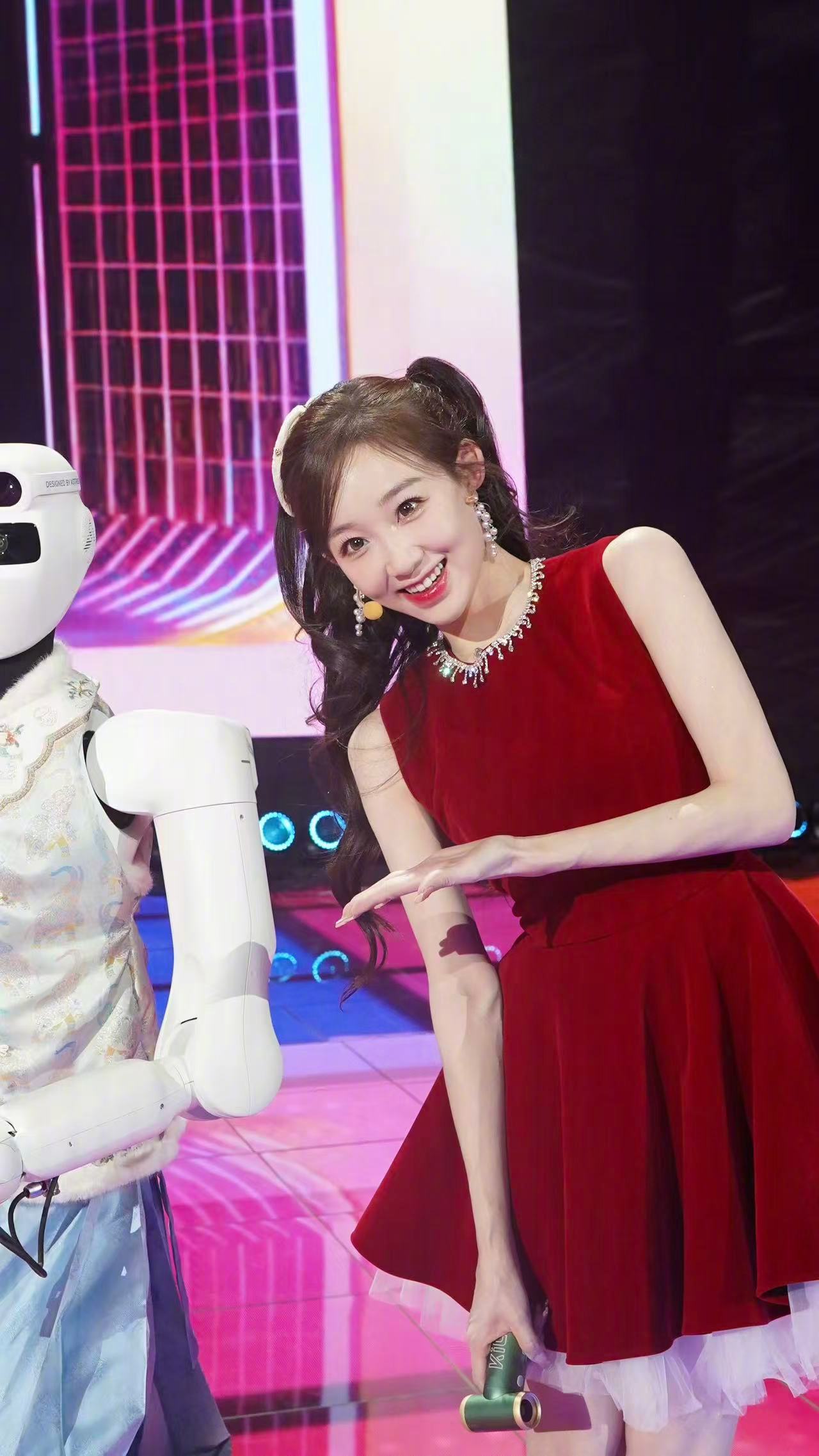 《好运好运接》舞台高光来啦！在央视网络春晚的这份活力祝福也太顶了💥 一起点开视