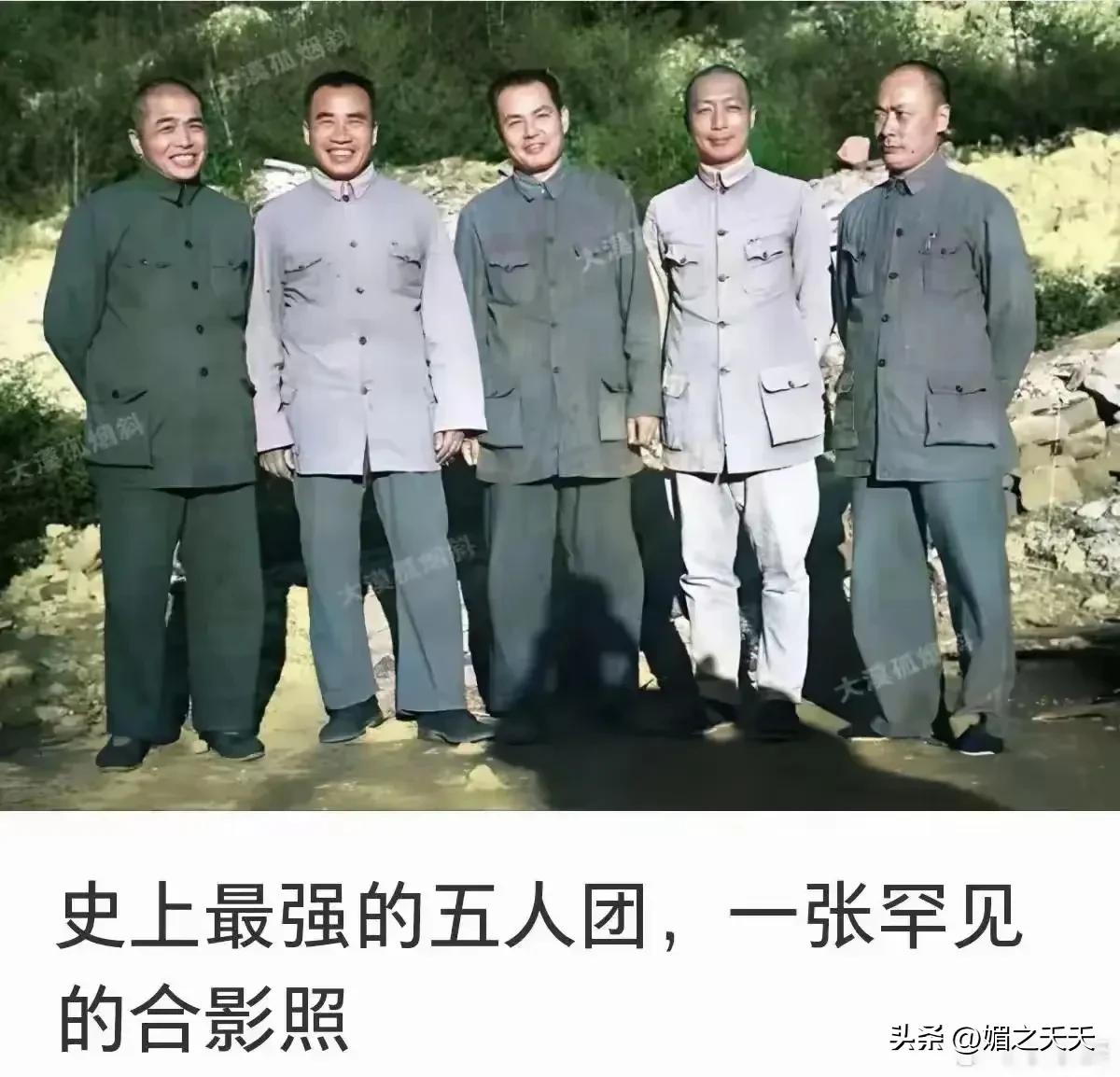 很多网友说，照片上的五个人都不认识，但是看上去蛮帅的。

那么，你认识这五个人吗