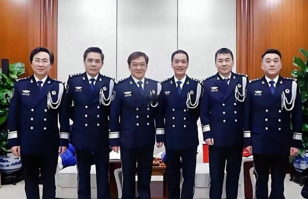 这六位演员谁最像公安局的局长 