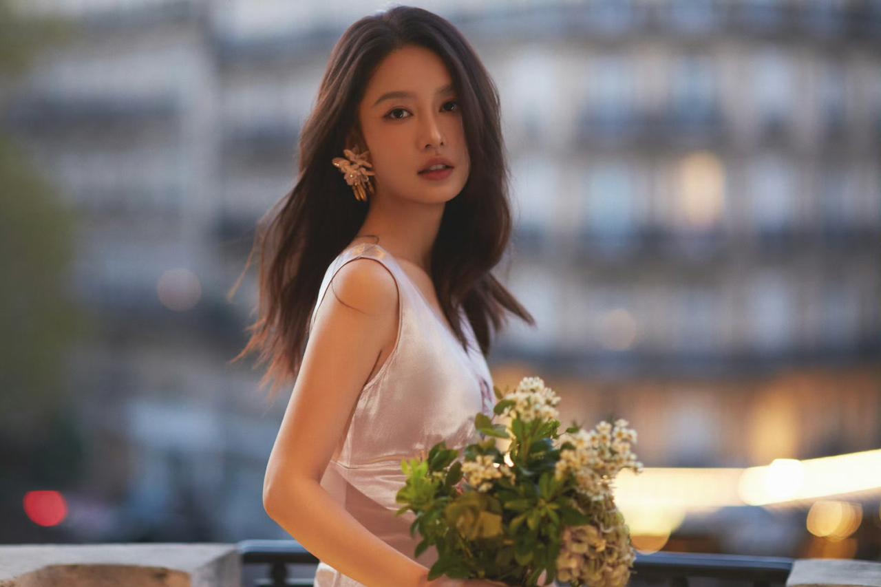 太美了，又惊艳了我一次[飞吻]
李沁