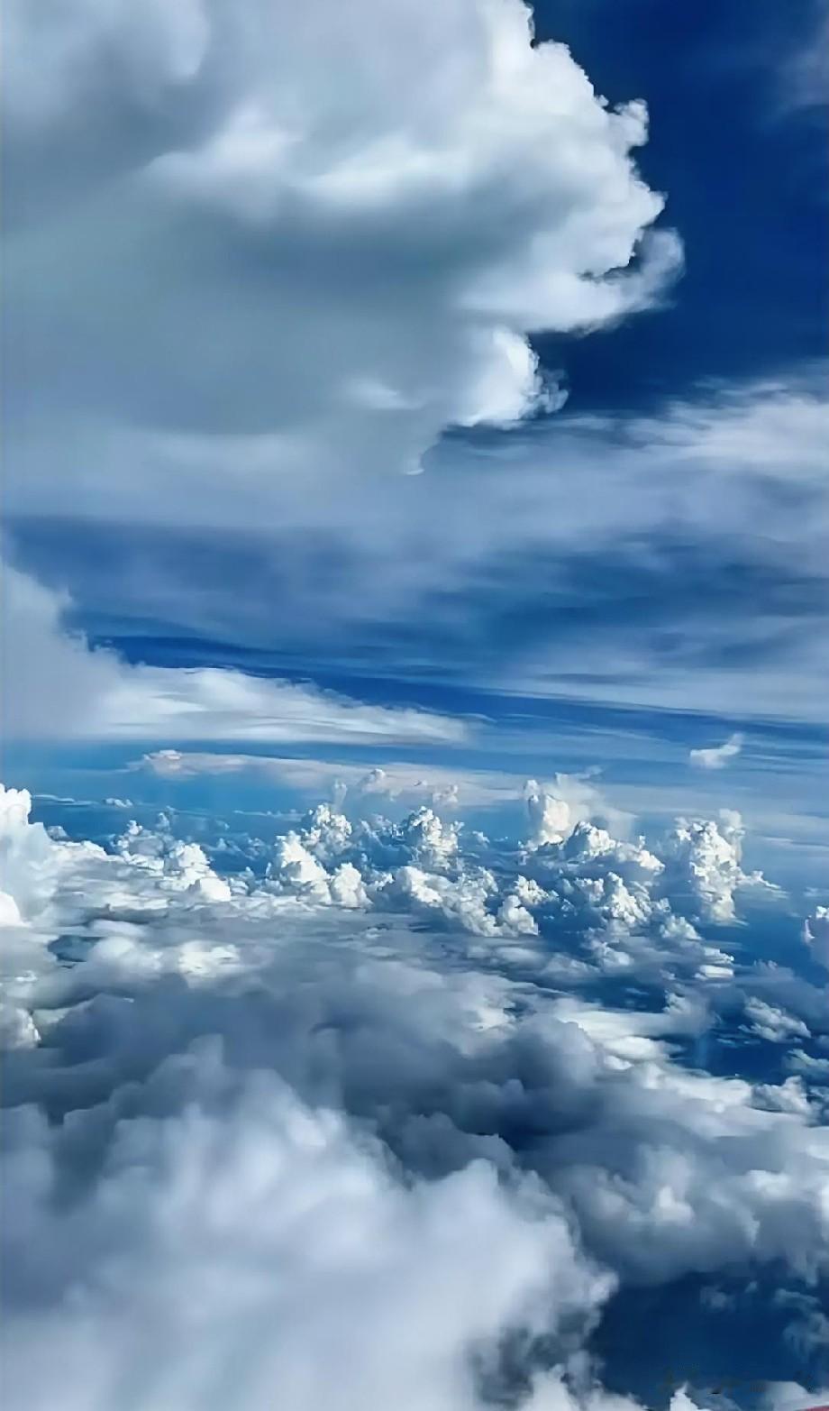 人性最现实的真相：多数人脉，都是花钱凑出来的虚假热闹
 
人活到一定年纪，才算彻