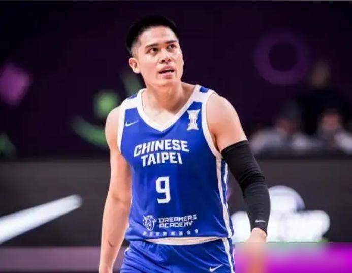 陈盈骏林庭谦合砍48分，中国台北队领先11分，却在末节被中国男篮硬生生逆转7分！