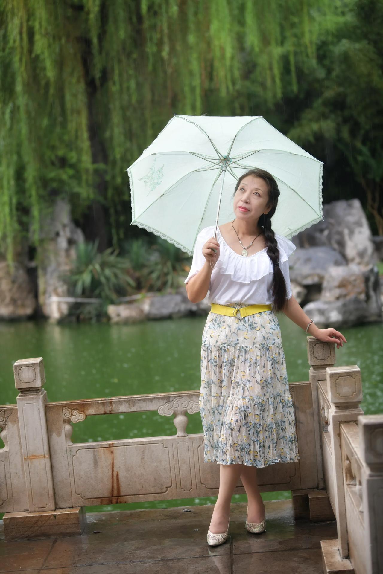 雨中漫步，拍摄于丛台公园（一）