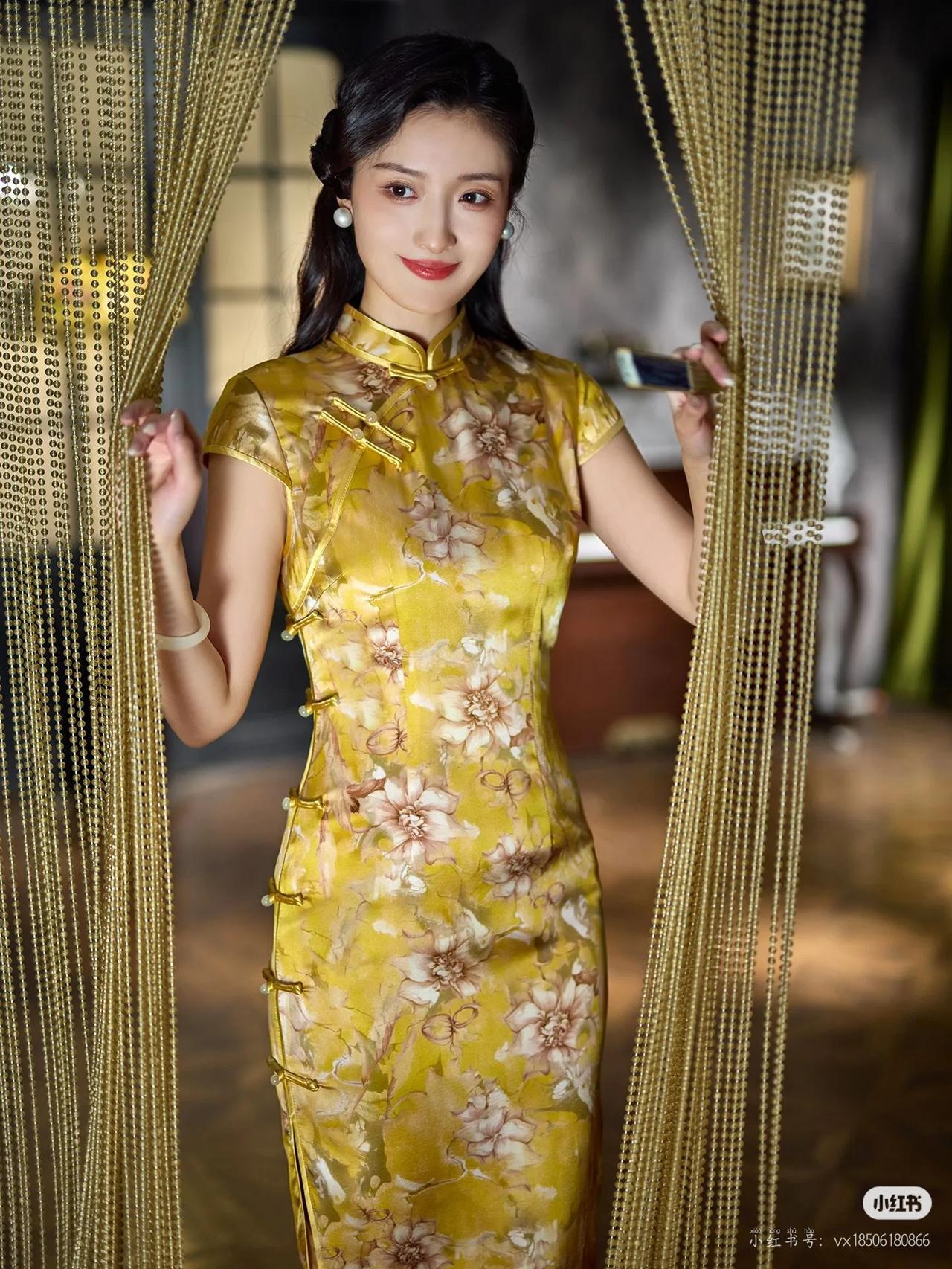 晒图笔记大赛美女旗袍穿搭写真