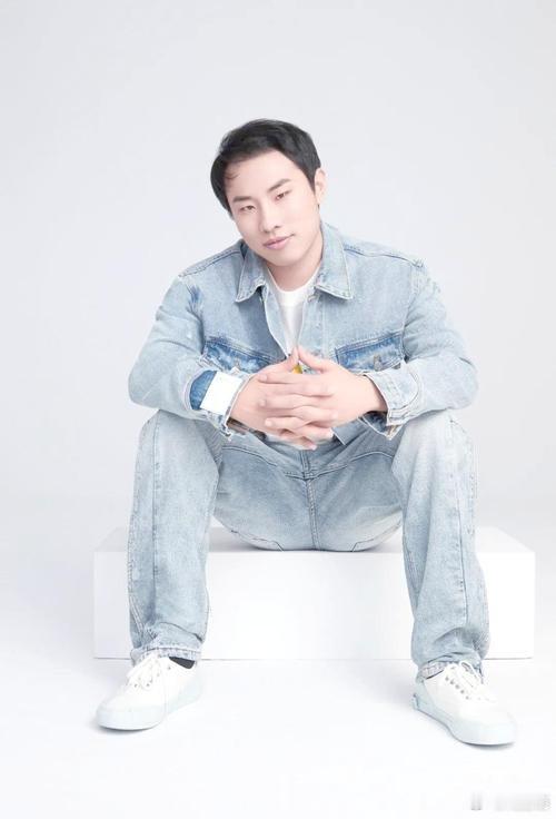 徐志胜说要把自己重新养一遍志胜总能输出这种戳心底的金句，长期陷在内耗里的我瞬间开