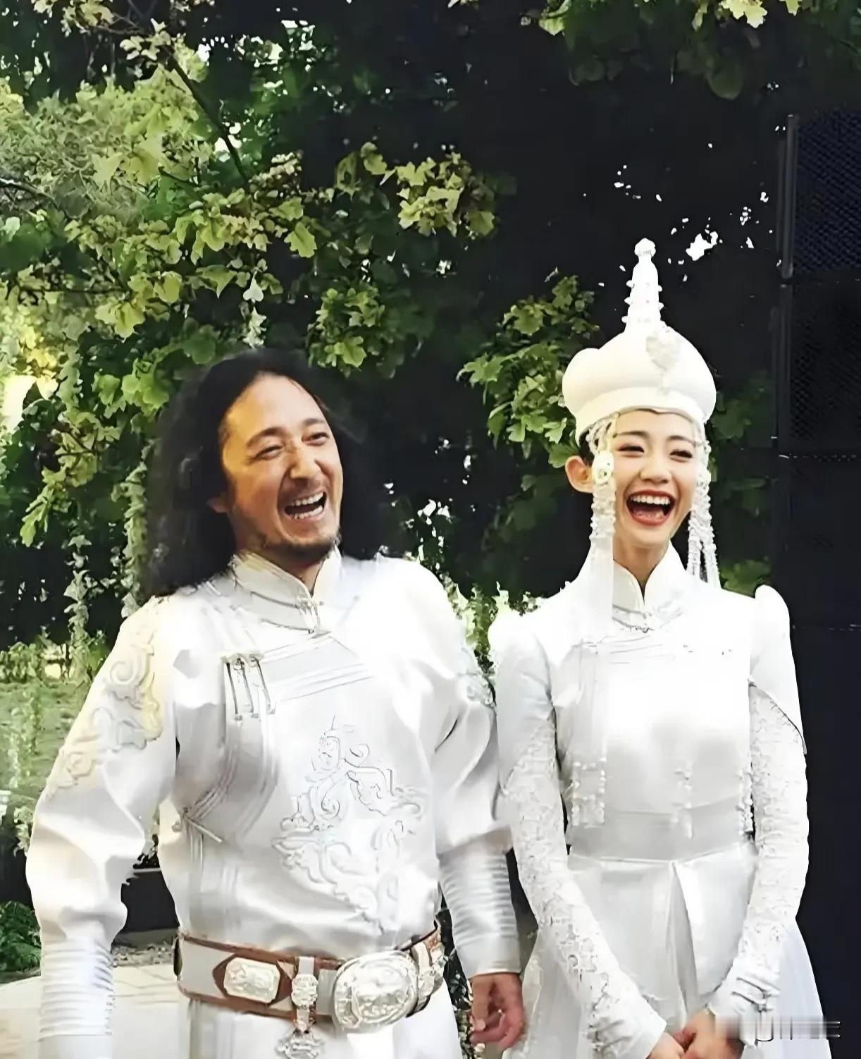 其实你们看千惠的历史视频就知道了，三宝老师给了她很多光环，比如三宝老师带着她给她