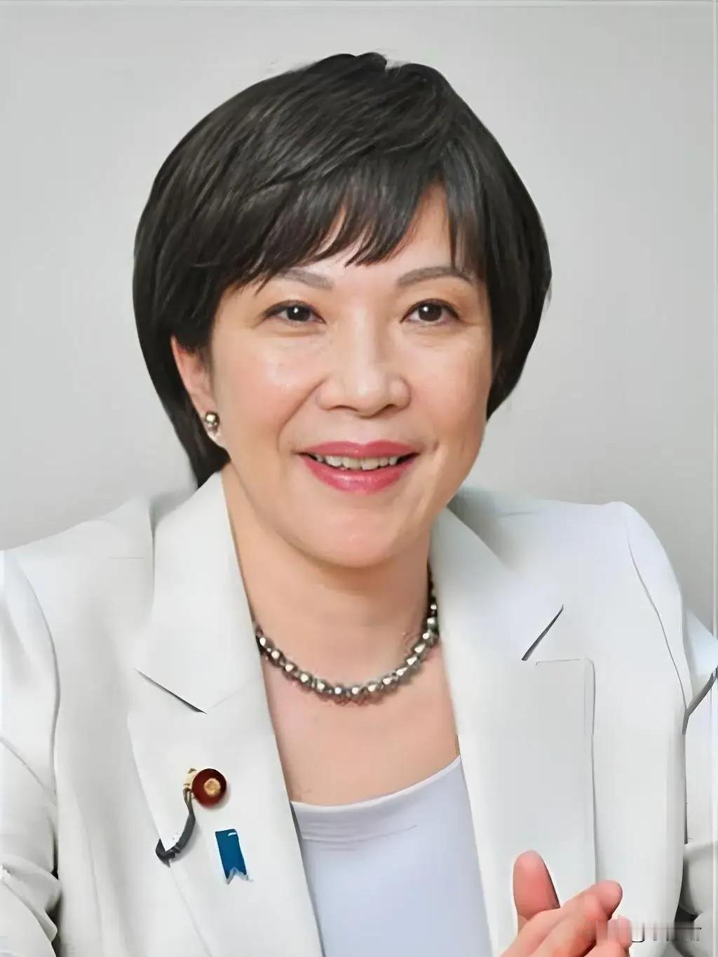 据外媒综合报道，日本自民党公开和高市早苗划清界线，把对华构建稳定关系写进选举公约