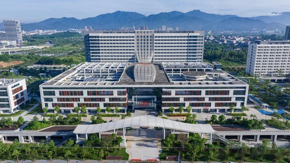 复旦肿瘤医院厦门医院被厦大附属第一医院“接管”了吗？
有消息传出，位于马銮湾新城