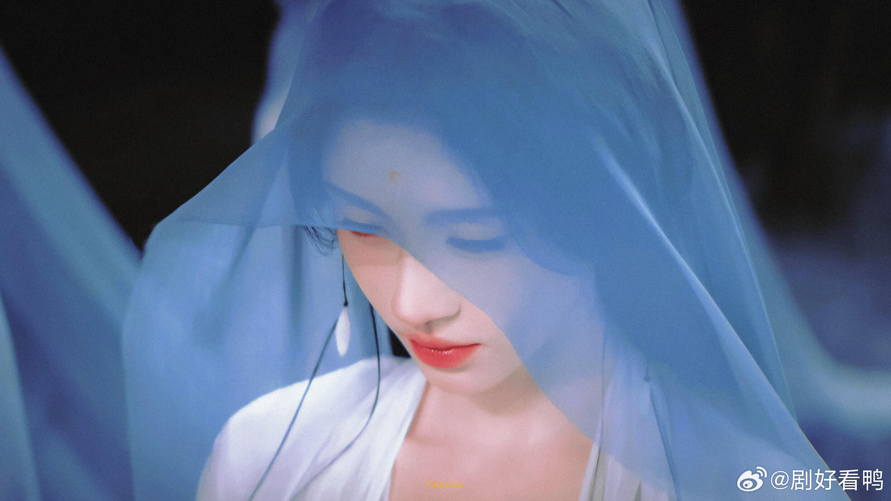 假期看月鳞绮纪给我看爽了假期太短根本不够看！😭一刷就陷进去了，雾妄拾光的强强拉