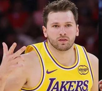 A-史密斯：东契奇是联盟MVP的候选人之一
03月22日讯 在篮球界，球员们的表