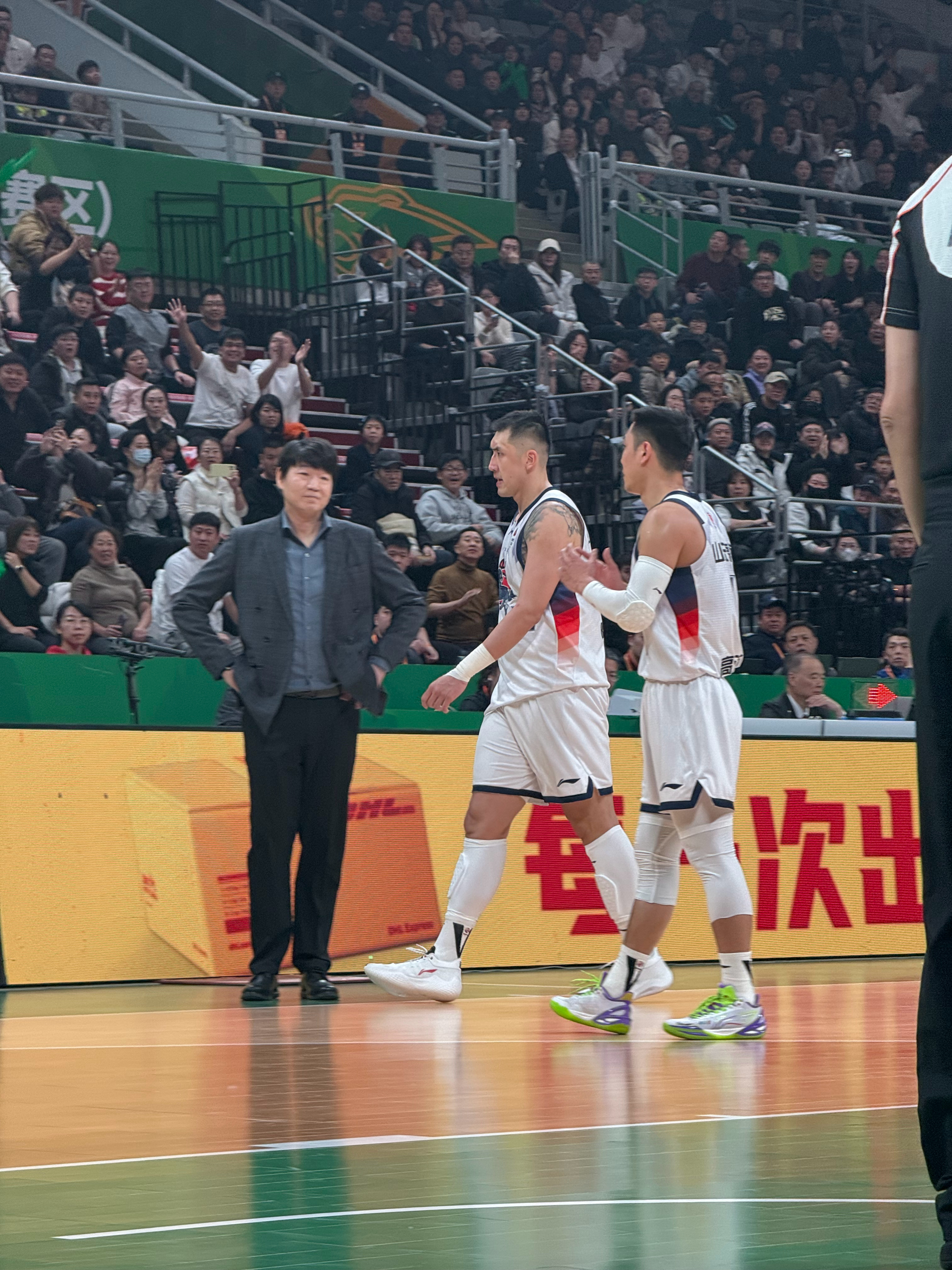 辽宁男篮vs山东男篮陶汉林犯满离场 