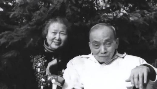 1949年4月，国民党少将范纪曼要被执行死刑，临刑前，他说要上个厕所，但谁也没有