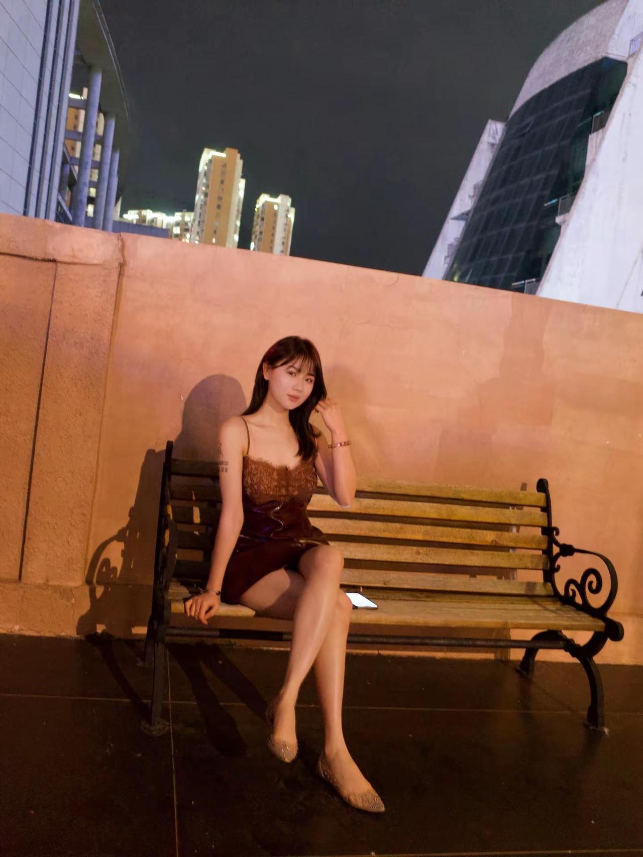 OOTD vibe unlocked 🔓👗贪个小杯chill一下