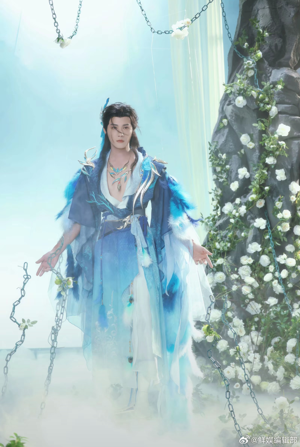 郑业成COS青鸟郑业成COS《倩女幽魂》青鸟，这也太会COS了吧～美人师兄真的很