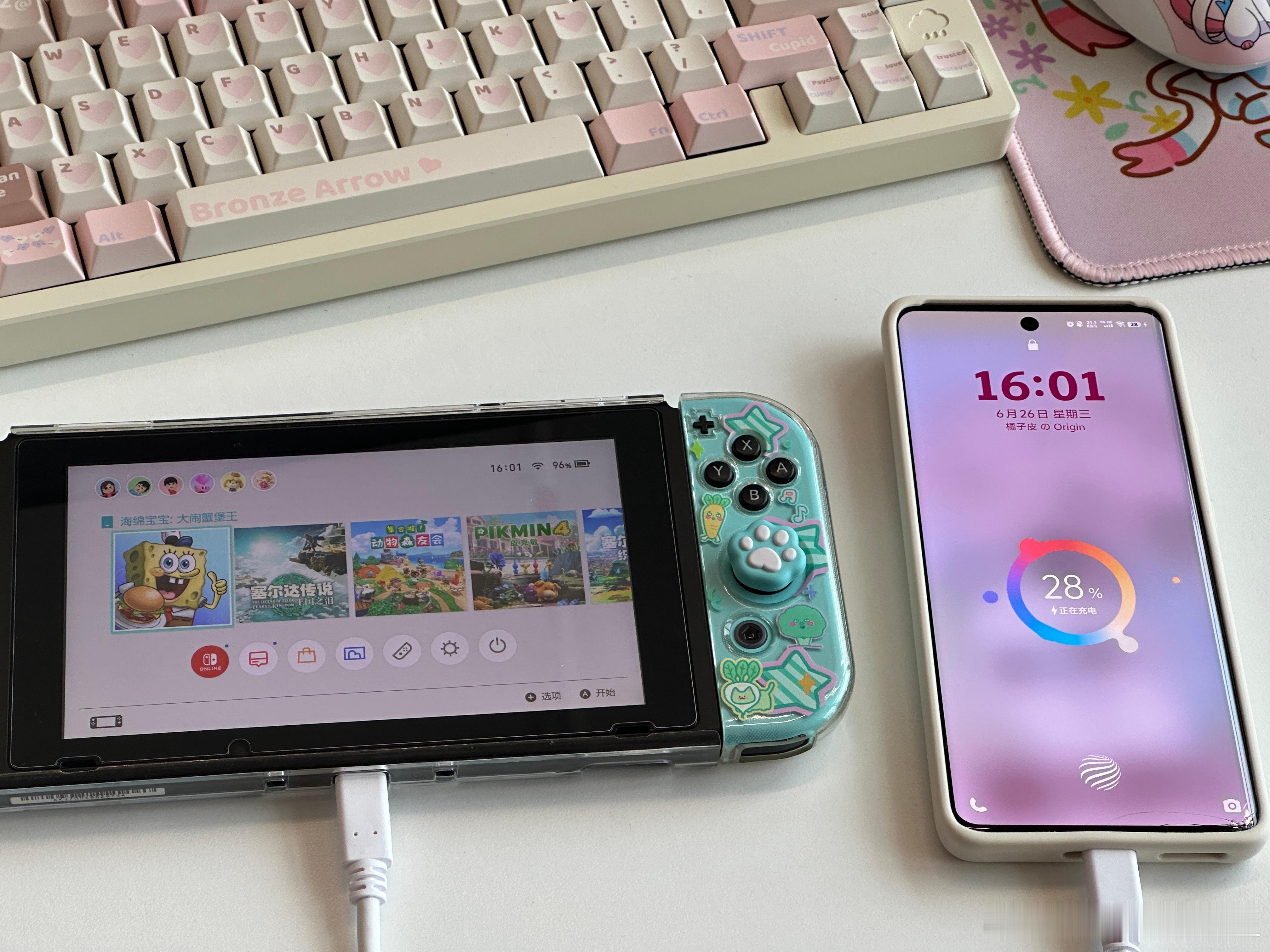 一个冷知识，手机没电的时候可以从Switch上偷电给手机充[喵喵] ​​​