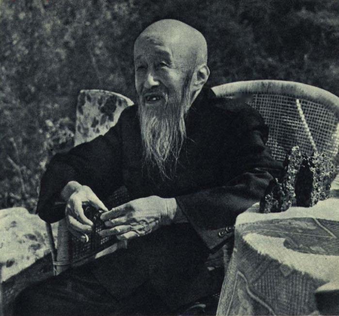 时年87岁的全国人民代表大会常务委員会副委员长沈钧儒