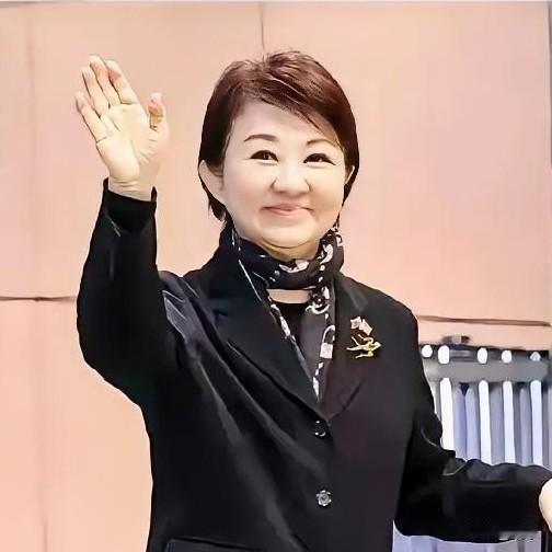 别害“羞”卢秀燕   脱去你的伪装吧……

聊起台中市长卢秀燕  两岸的民众对她