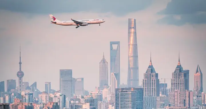 中国最大城市群，正在拼命建机场