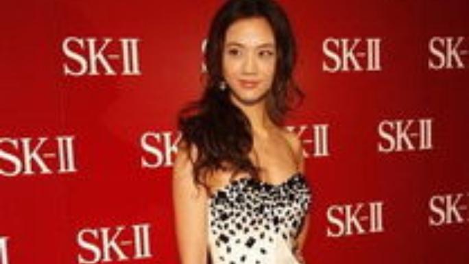 你知道吗？汤唯刚刚官宣确认怀二胎了！
4月29日，她在社交平台晒出小马驹照片，配