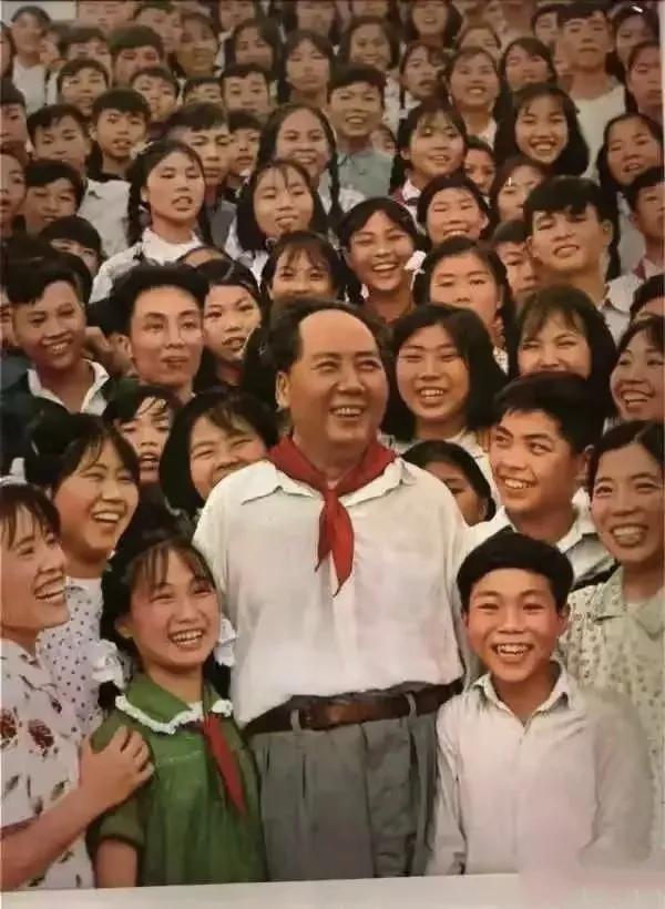 毛主席在《论联合政府》中说的一段话:“无数革命先烈，为了人民的利益，牺牲了他们的