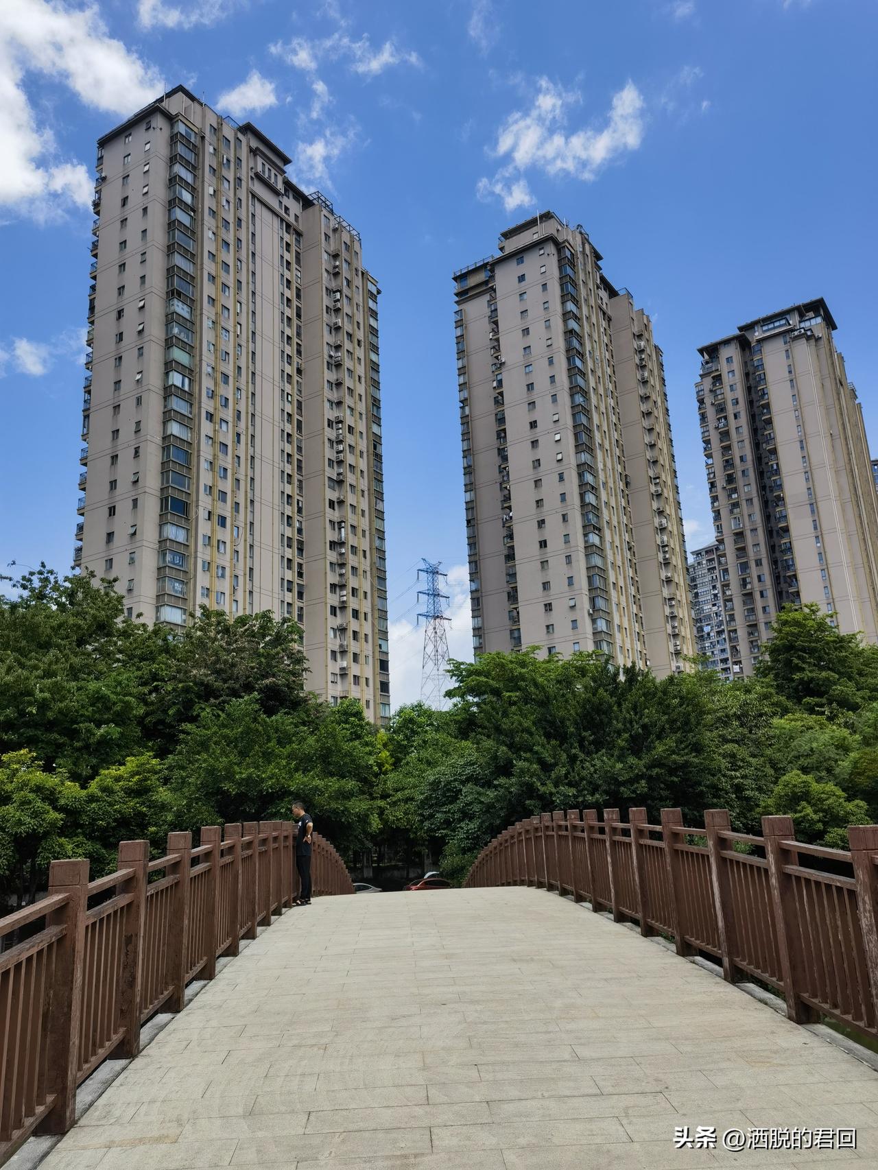 早知今日，何必当初。
业主反对加装电梯后反悔，
遭全楼拒绝。
据报道：当时整栋楼