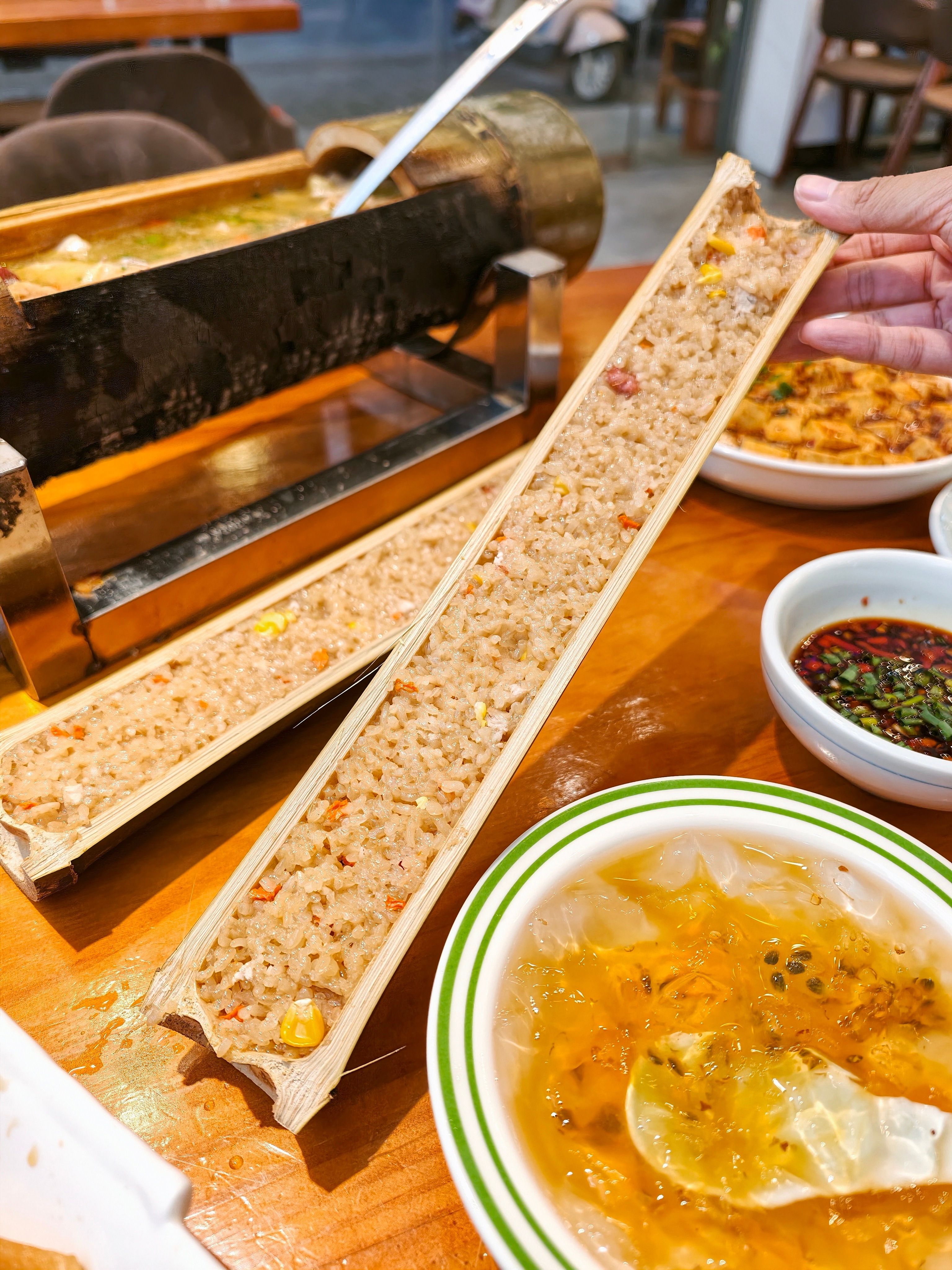 竹筒鸡竹筒饭吃啦，不错不错  ​​​