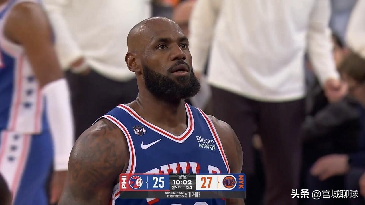 北京时间10月21日，NBA揭幕战最让球迷兴奋的比赛就是总冠军纽约尼克斯对阵费城