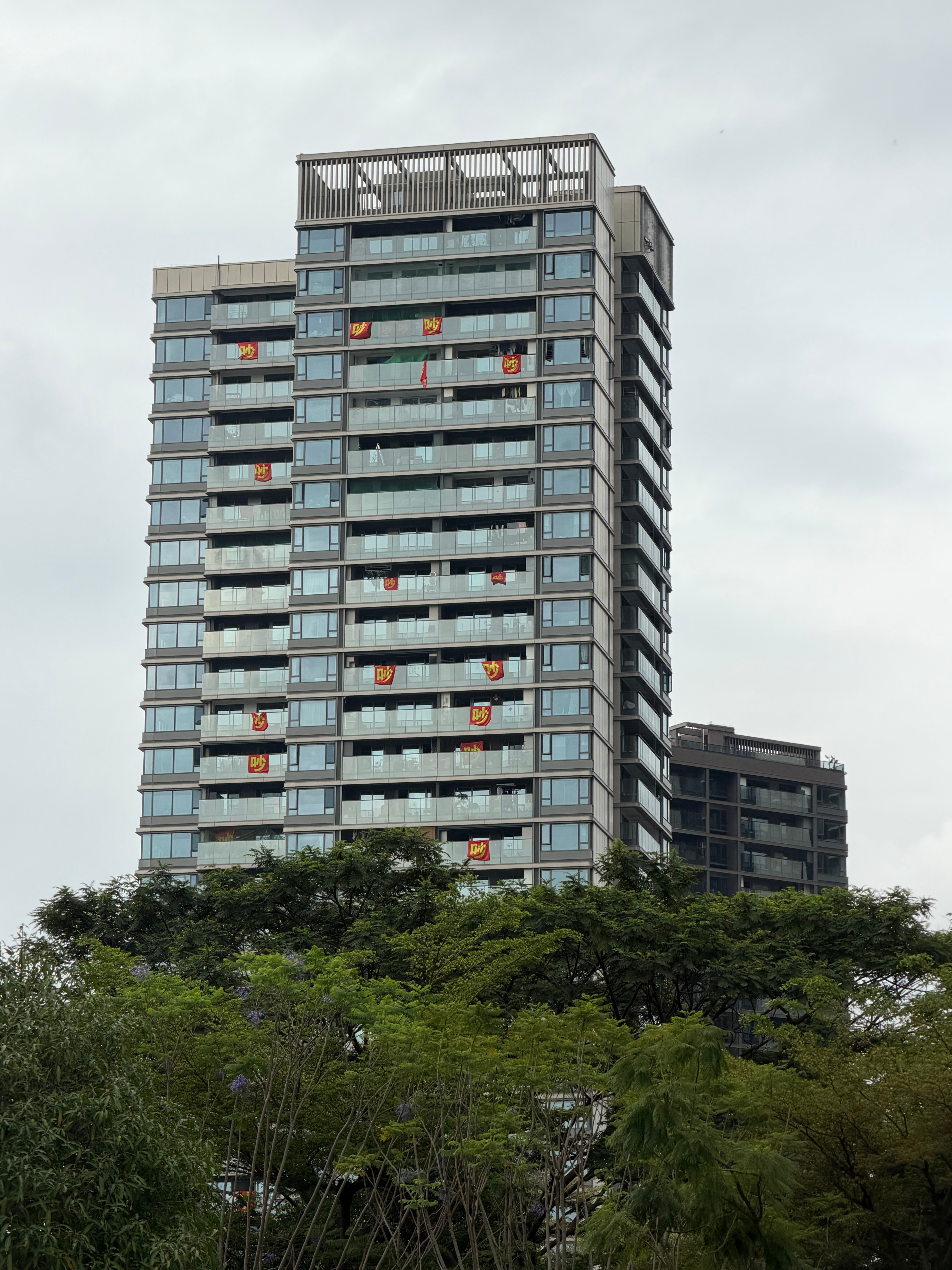 深业云海湾的噪音问题得到解决：花费600万做隔音屏。 