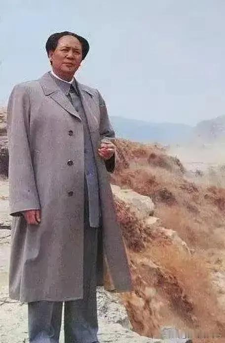 那天，李讷一见到古月就喊“亲爱的爸爸”，一时热泪盈眶，如伟人重现…
古月老师 我