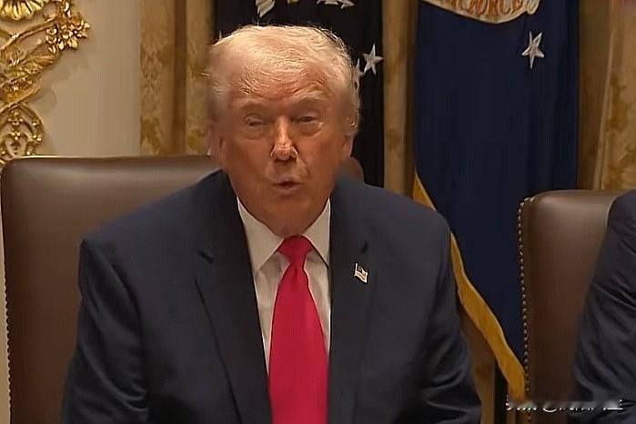 12月2日，特朗普总统主持2025年度最后一次内阁会议，用两个多小时时间总结了执