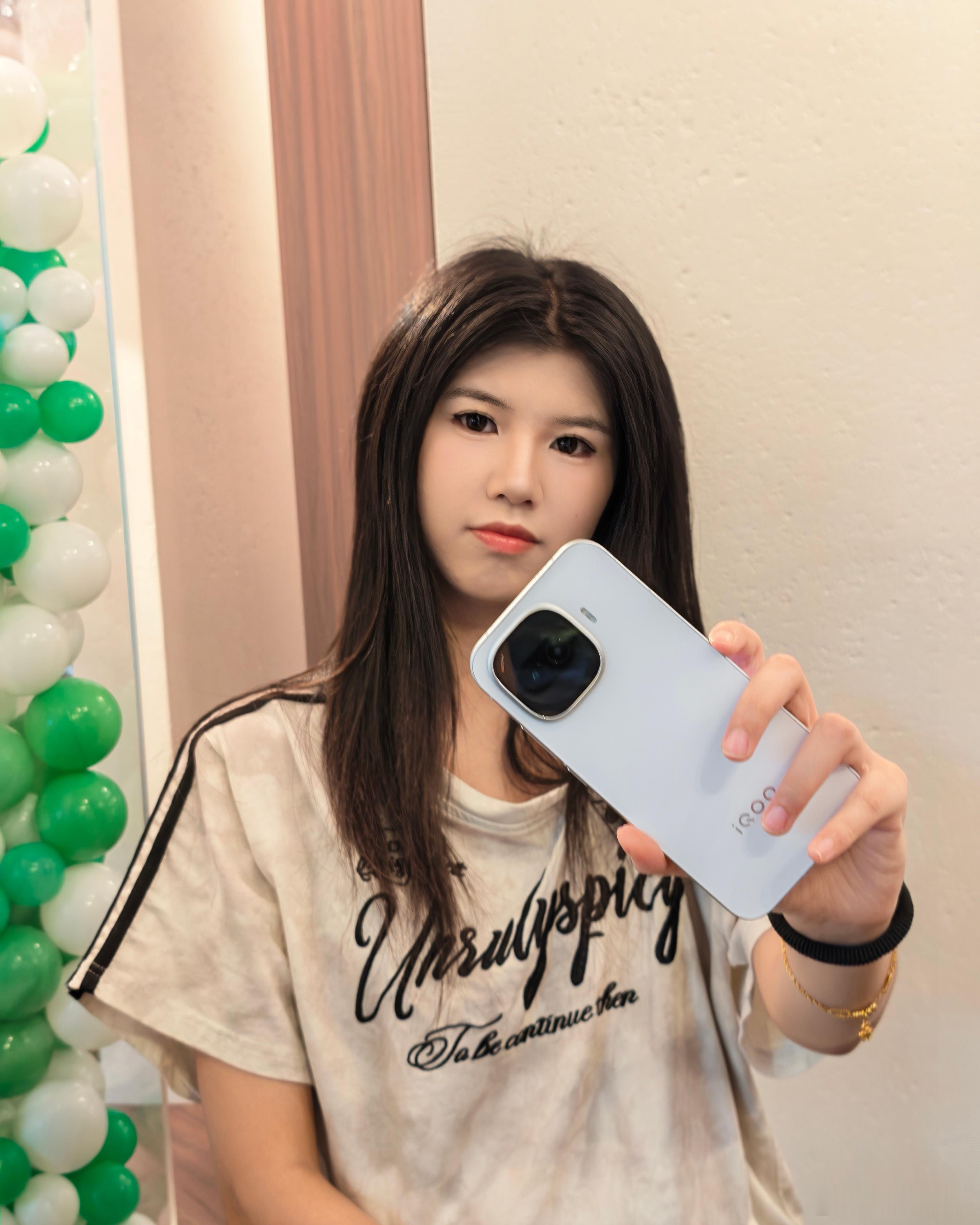 本来很早之前就想给我手上这台iqoo z11 turbo 做点内容的，但因为忙然