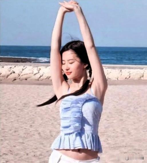 2004年17岁的刘亦菲老照片 老照片的故事  ​​​刘亦菲仙女照 刘亦菲公主感