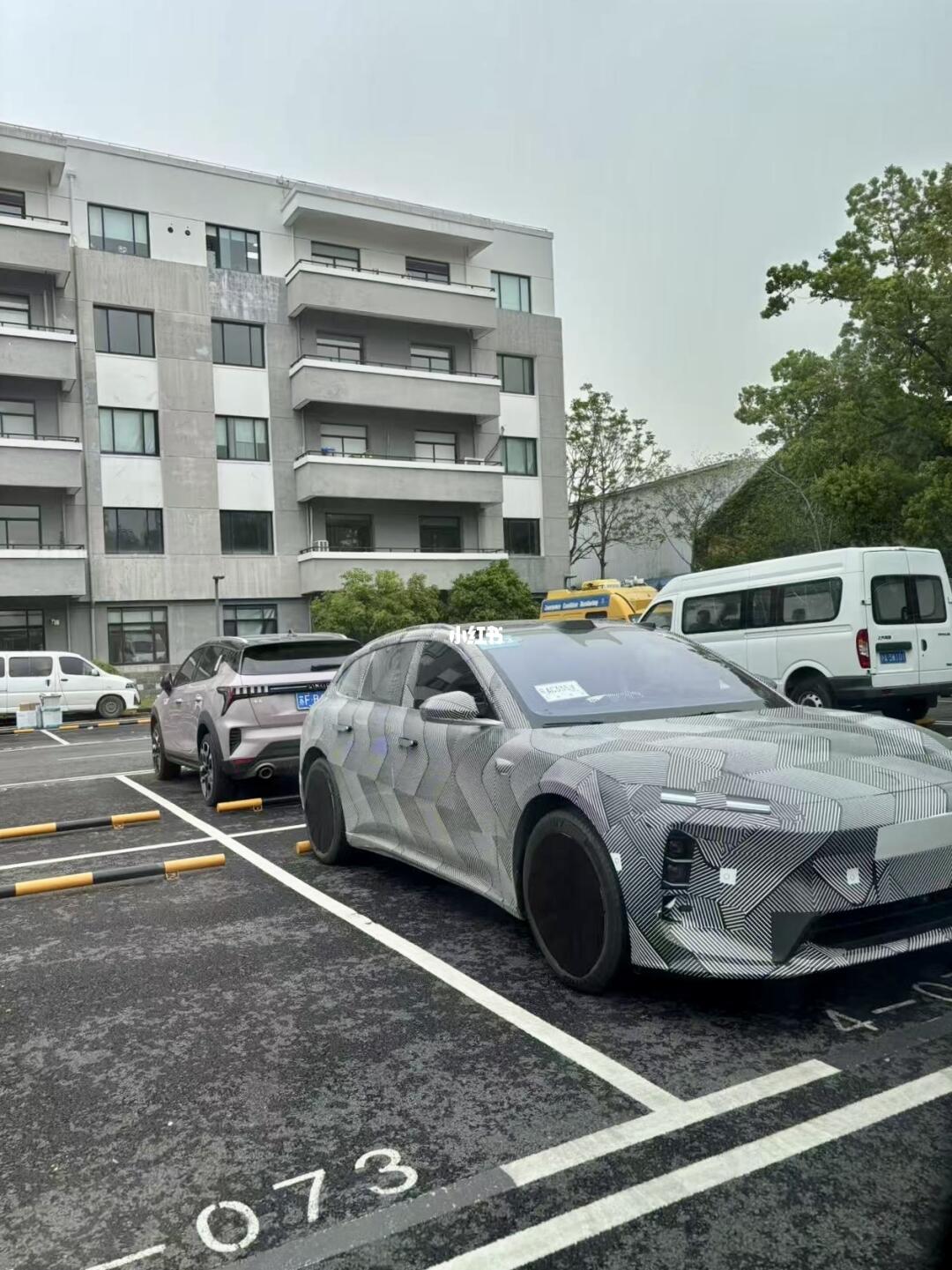 猜猜是什么车~