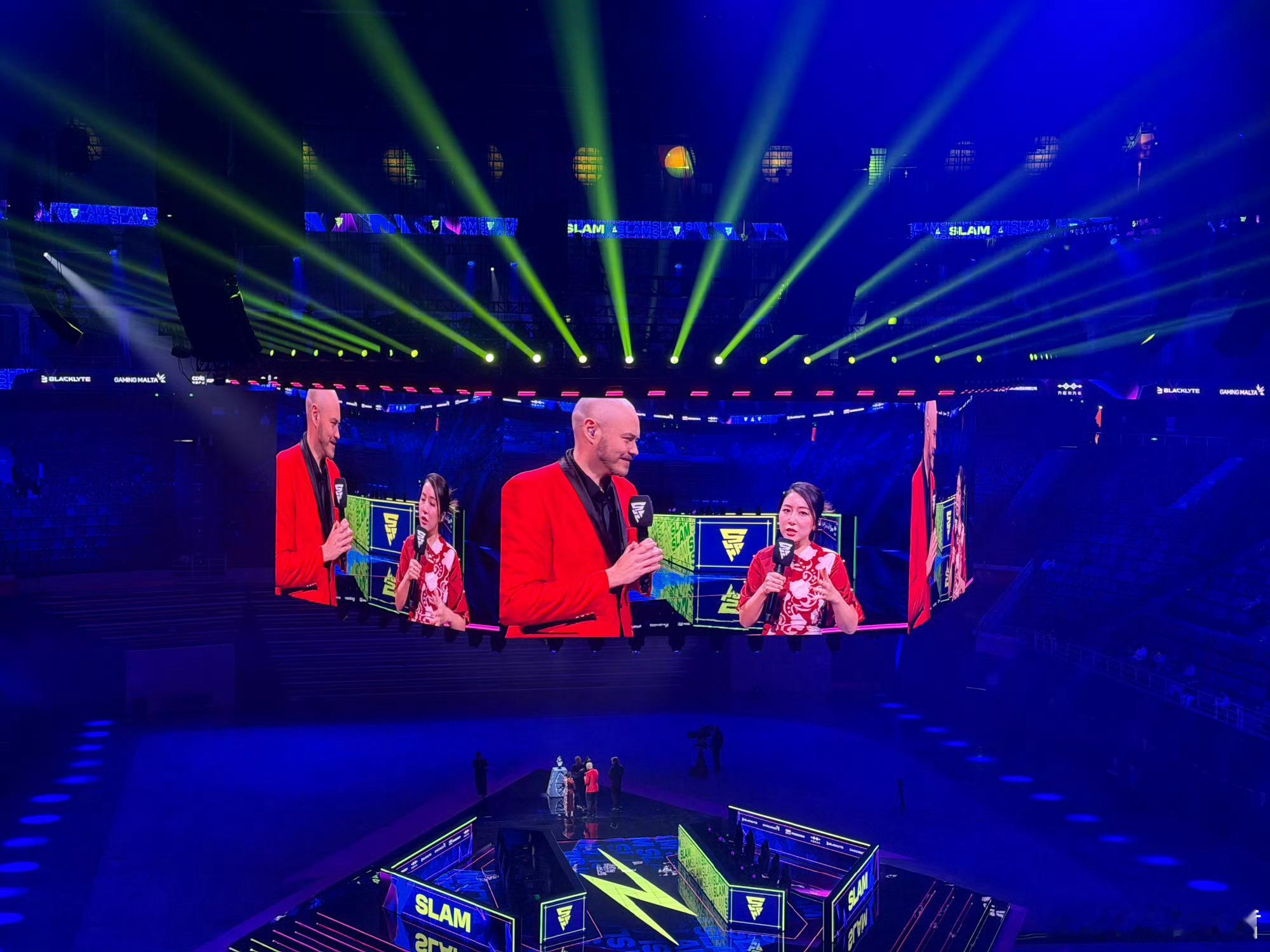 小鸽子时隔多年再次主持Dota2 卧槽，小鸽子来成都Blast主持了 