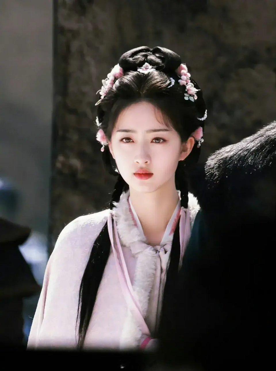 05花🌸基本都是从童星起来的，有没有提前买股的？ ​​​