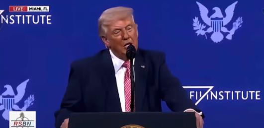 31日美国总统特朗普在社交媒体上发文表示：“所有缺油的国家，我给你们建议：第一，