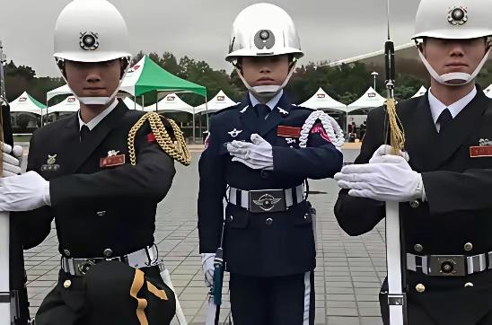 实能否实现和平统一，台湾军方才是最大的变数。伪司令赖清德曾狂言台湾如遭大陆过度挑