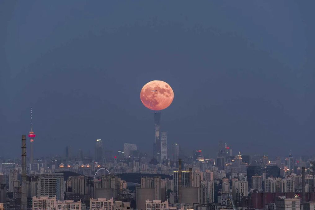 后天就是中秋🌕先剧透一个重要知识点：今年最圆的月亮不在十五，在十七！“望”（满