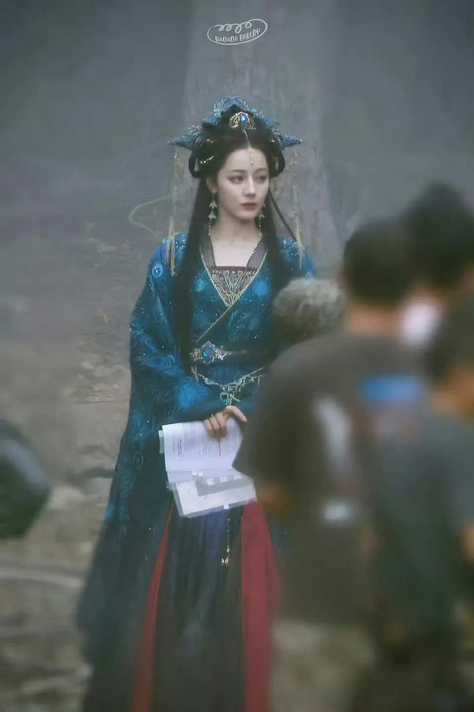 造型师怎么搞的，女二号的妆照感觉都比女主迪丽热巴的好看 ​​​