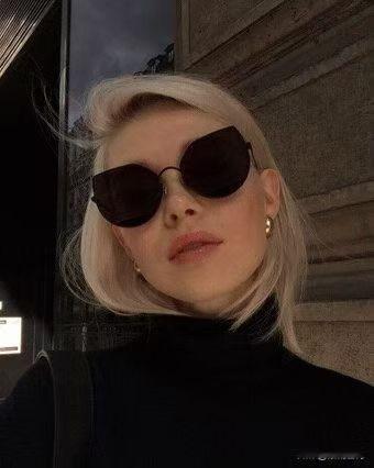 生存是为了填饱肚子，生活是为了图个乐呵。一半烟火气，一半小自在，这日子就挺得劲儿