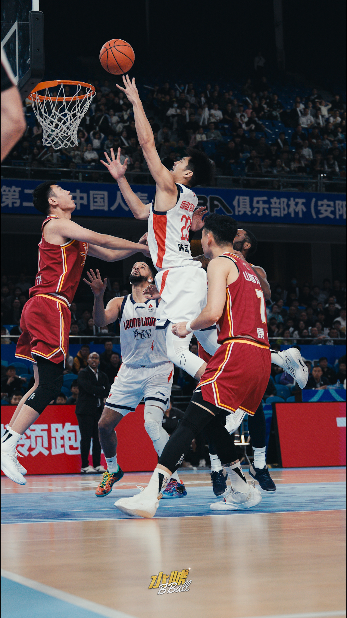 水唬篮球 谁懂这一声怒吼的含义╰_╯龙狮也是好起来了这球打得赏心悦目取名豪波组合