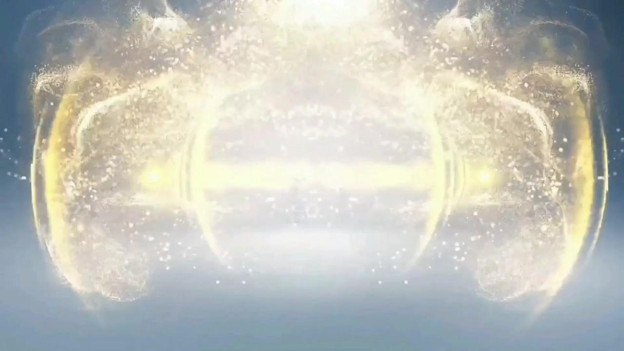 🌿行进在栈道上，云雾似轻纱缠绕栏边，抬眼间贵州韭菜坪的野韭菜花已铺成漫山紫毯，