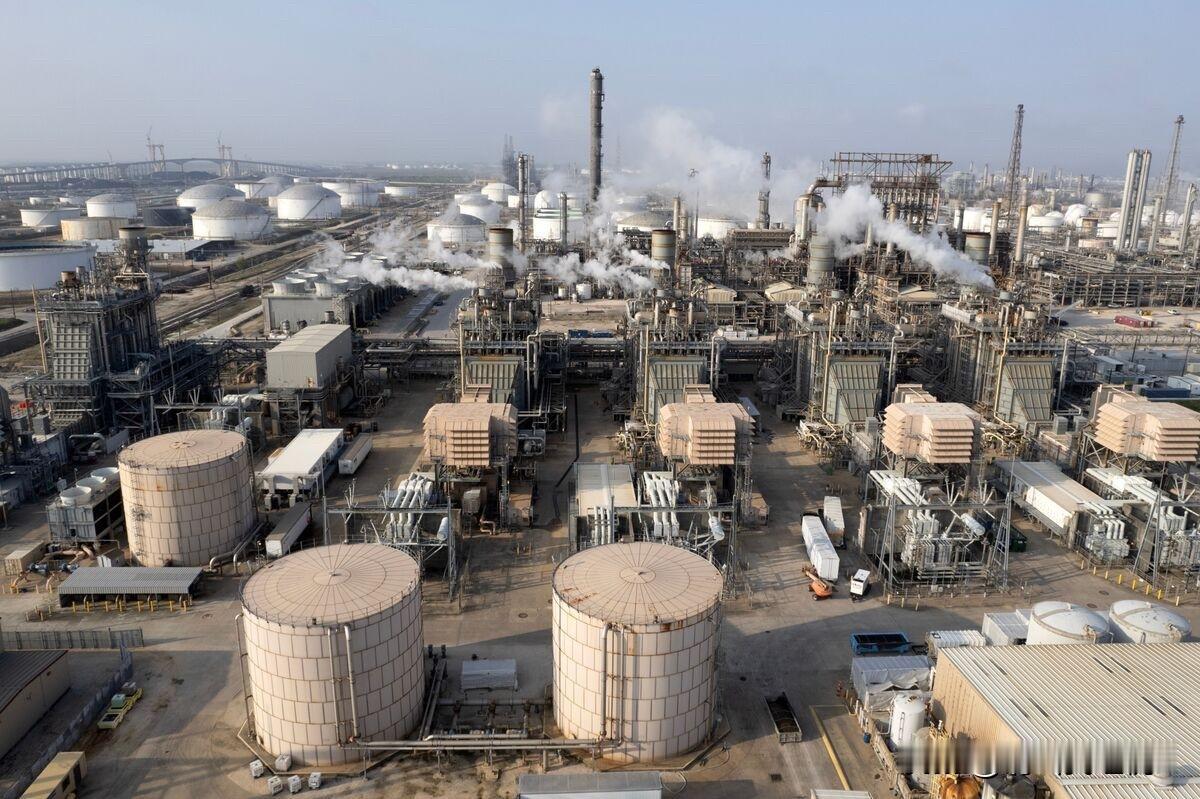 石油降价的利与弊端，