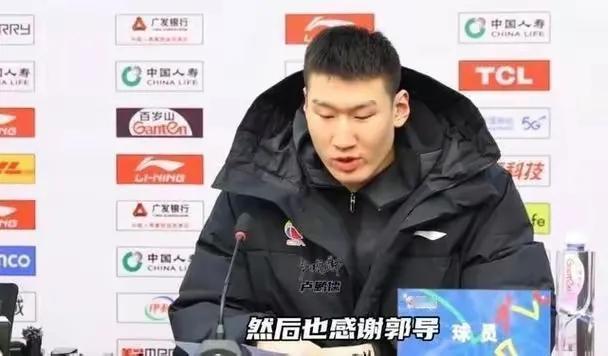 感谢郭士强！李炎哲首秀25+5发声 崔永熙：真劳道 跟着新疆冲冠去。新疆队的人气