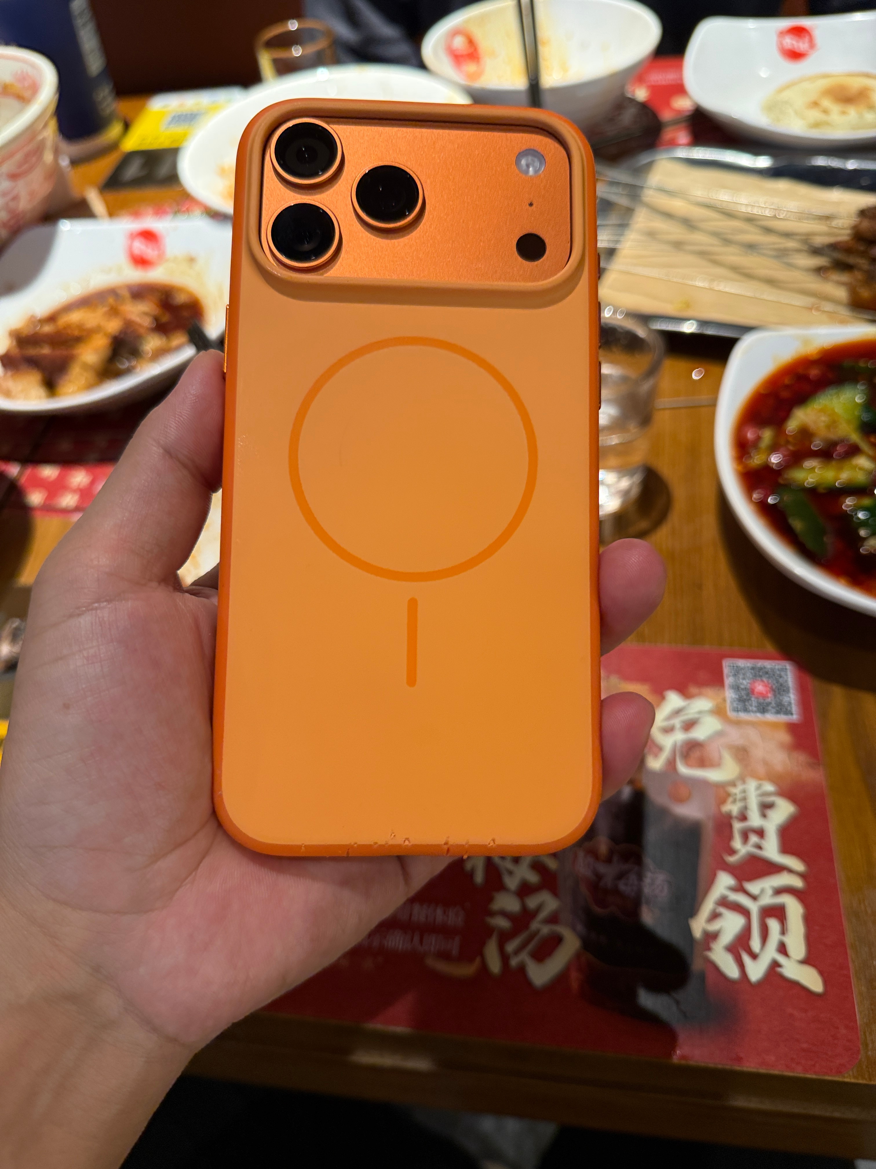 iPhone 17 Pro系列，就我一个人选择了橙色吗，我想着寓意：心想事成（橙