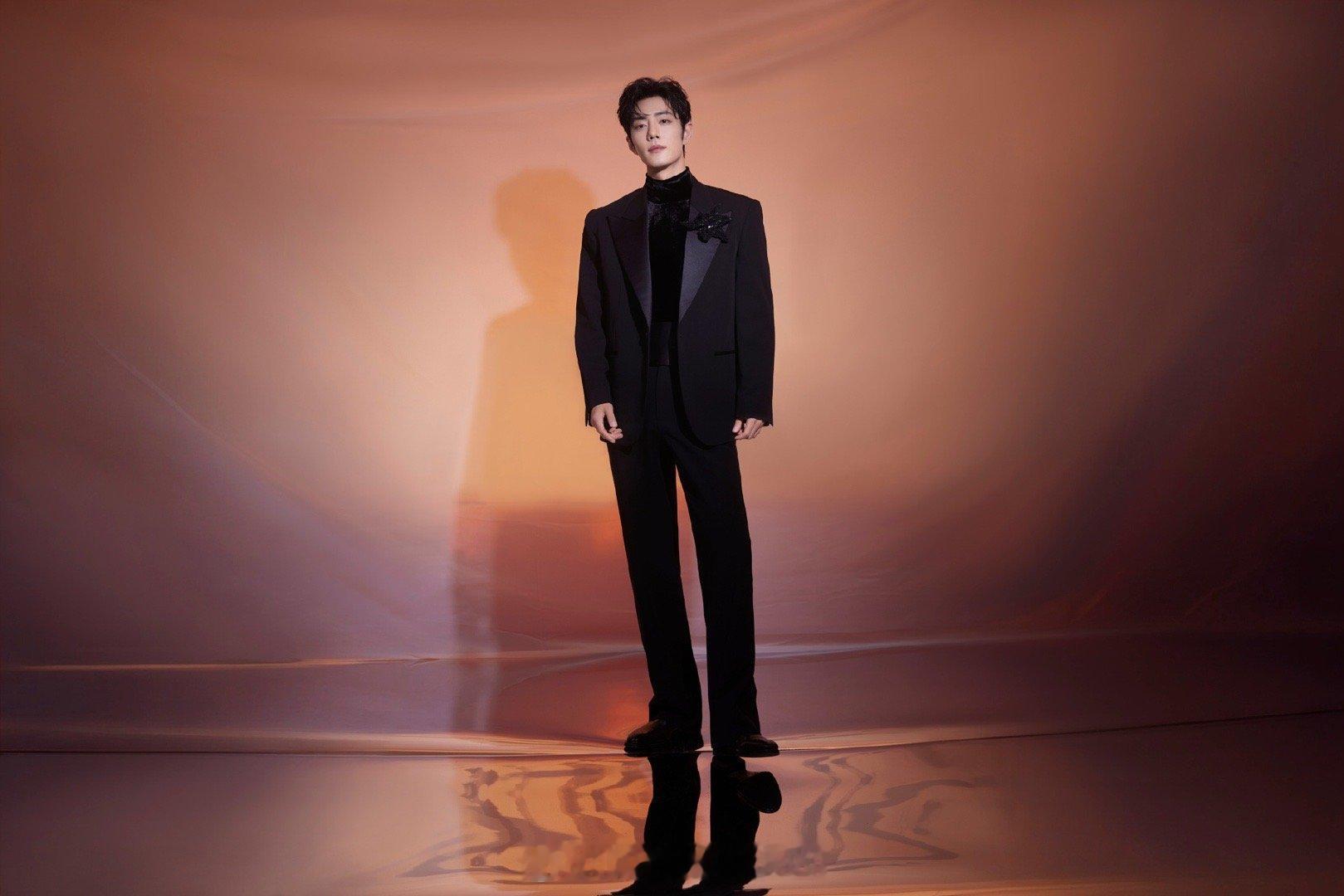 这次是禁欲系肖战 又见红海东方卫视跨年肖战嗓子哑了